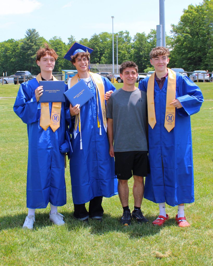 Photo of graduates together